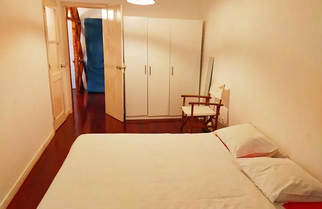 Central Terrace Apartment At Typical Bica And Chiado-1