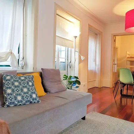 Central Terrace Apartment At Typical Bica And Chiado-2